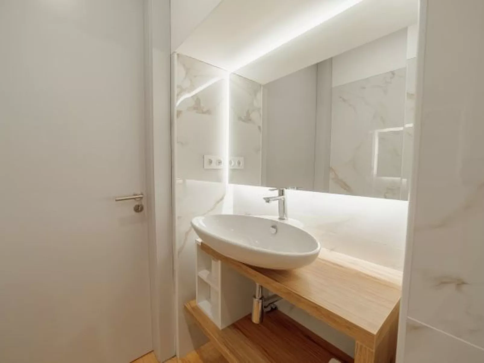 HEART OF PORTO APARTMENT D by VACATIONY - Binnen