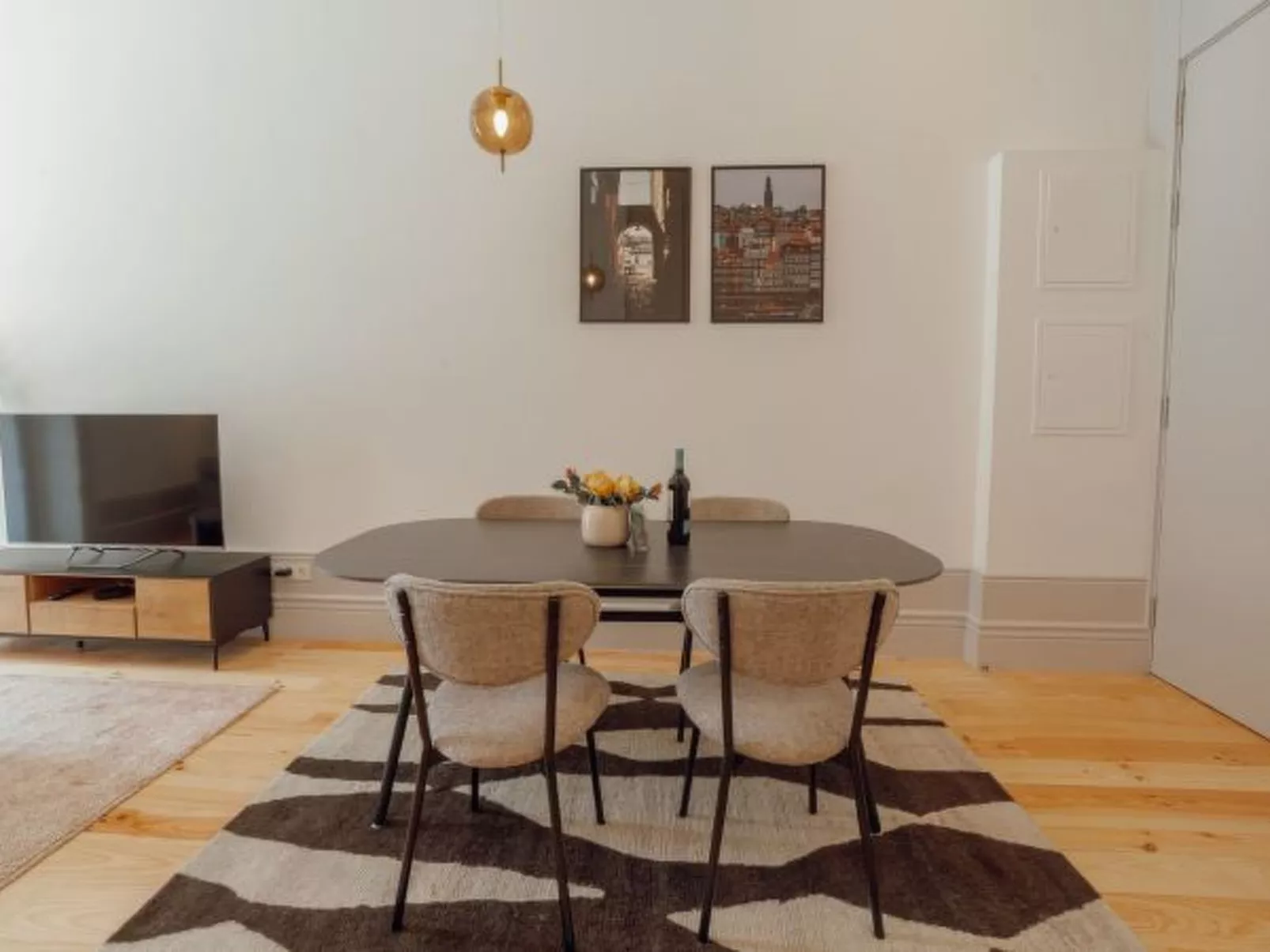 HEART OF PORTO APARTMENT B TERRACE by VACATIONY - Binnen