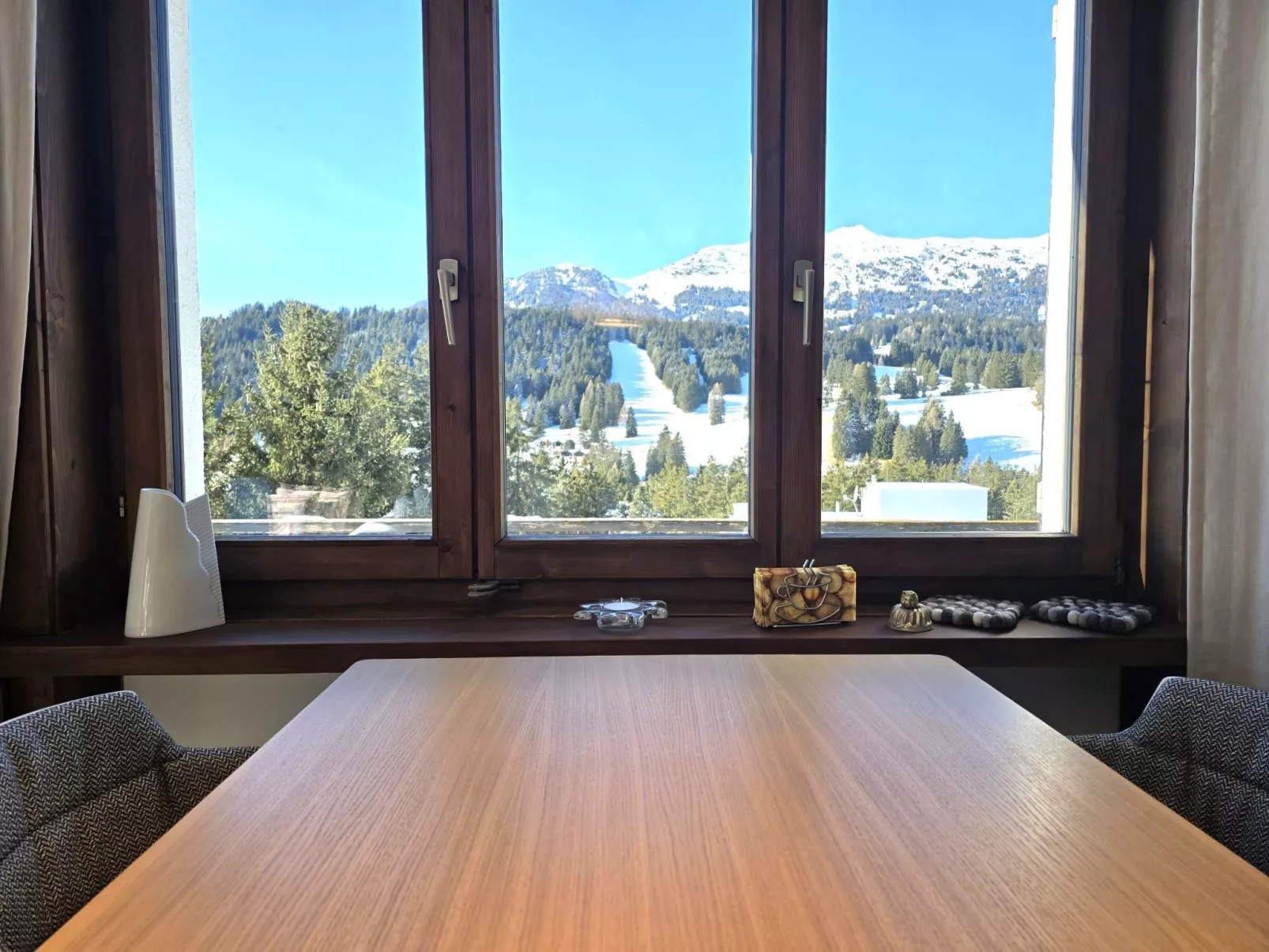 Tgiesa Alva - Binnen