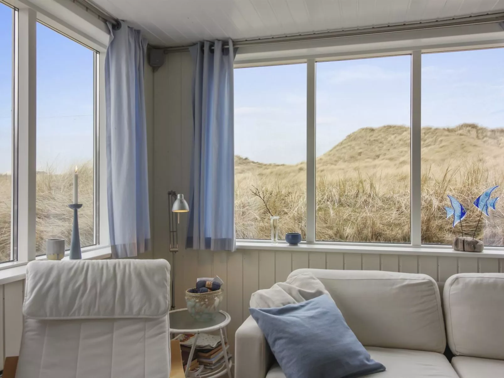 "Ingvild" - 150m from the sea - Binnen