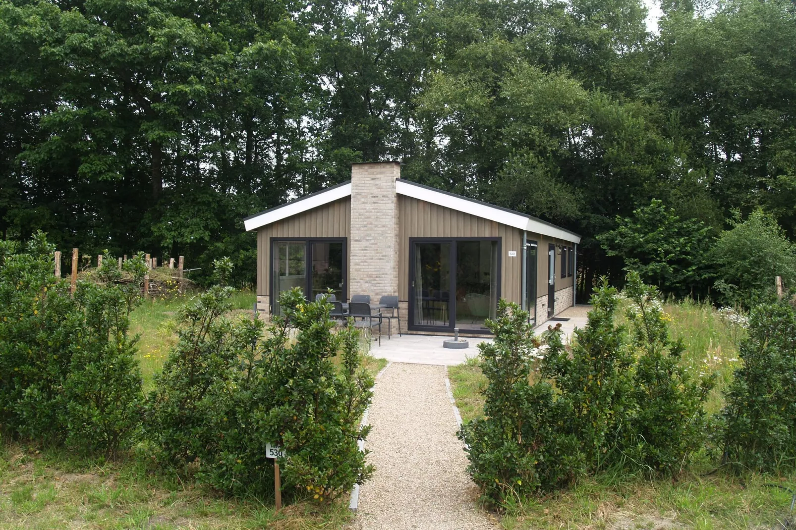 Resort Ruinen 12-Buitenkant zomer
