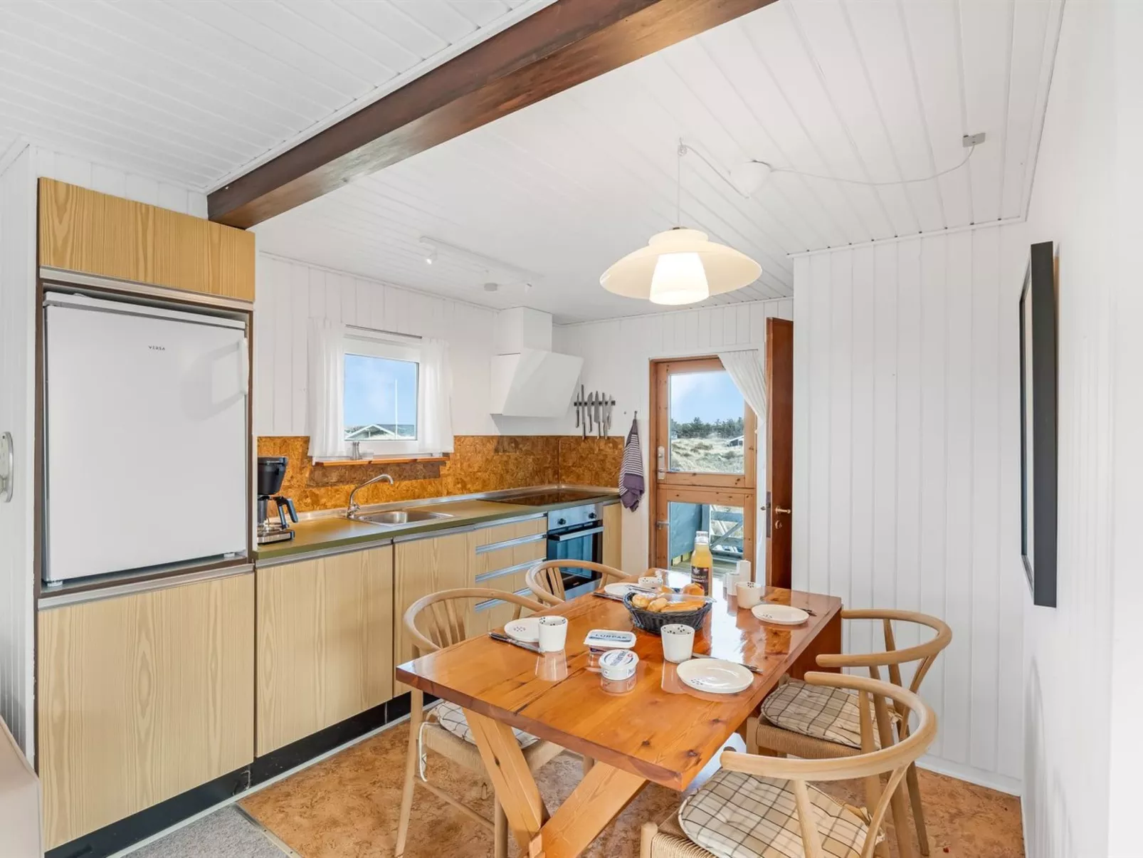 "Pihla" - 150m from the sea - Binnen