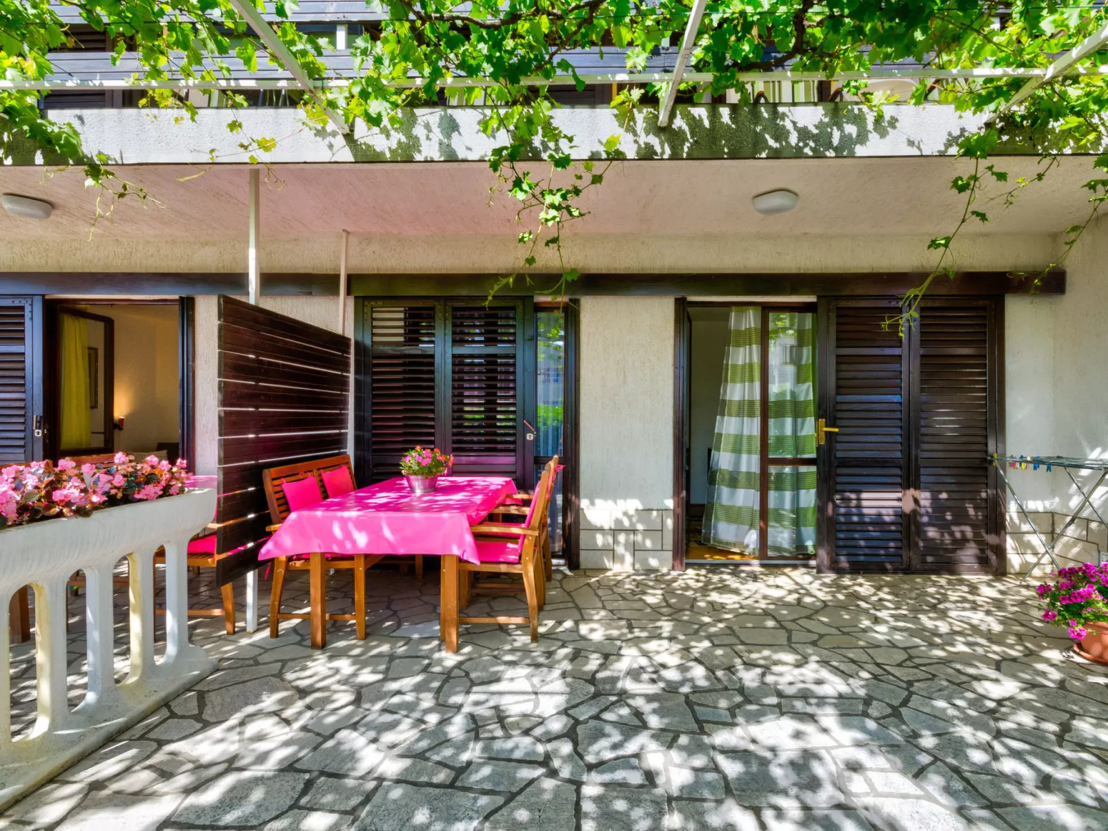 BRUKETA 3 / HR-08079-03 - Buiten