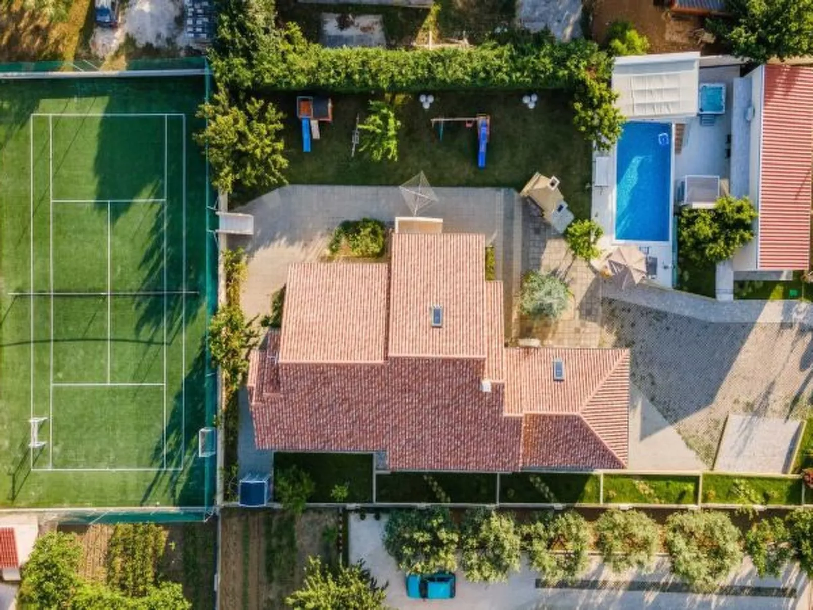 Great Villa Field Hills with sauna and jacuzzi - Image-tags.info