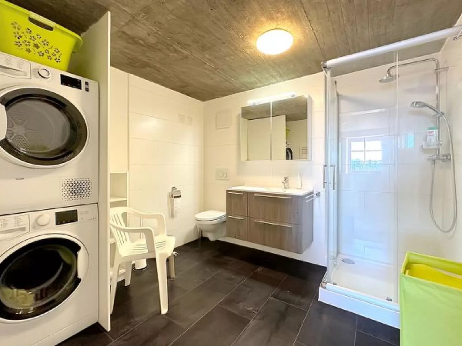 Tiny House facing the Alps - Ski in and out - Binnen