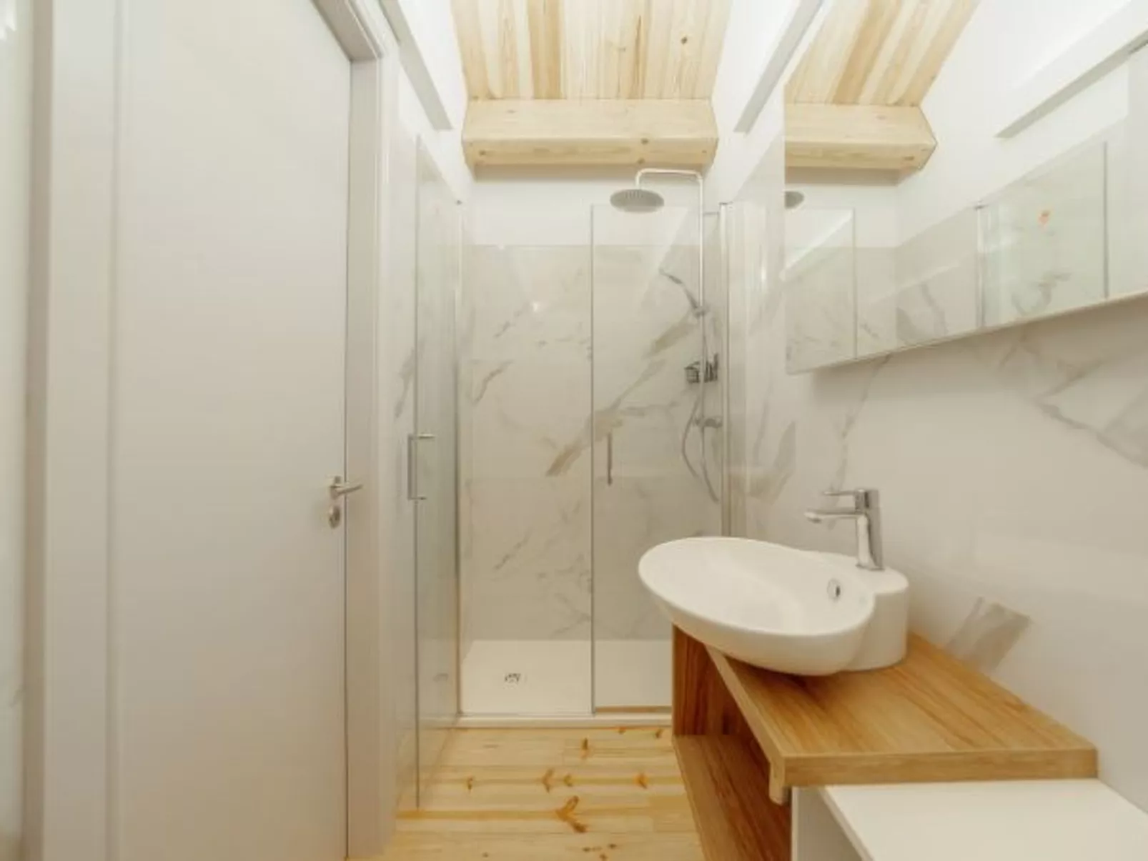 HEART OF PORTO APARTMENT F DUPLEX by VACATIONY - Binnen