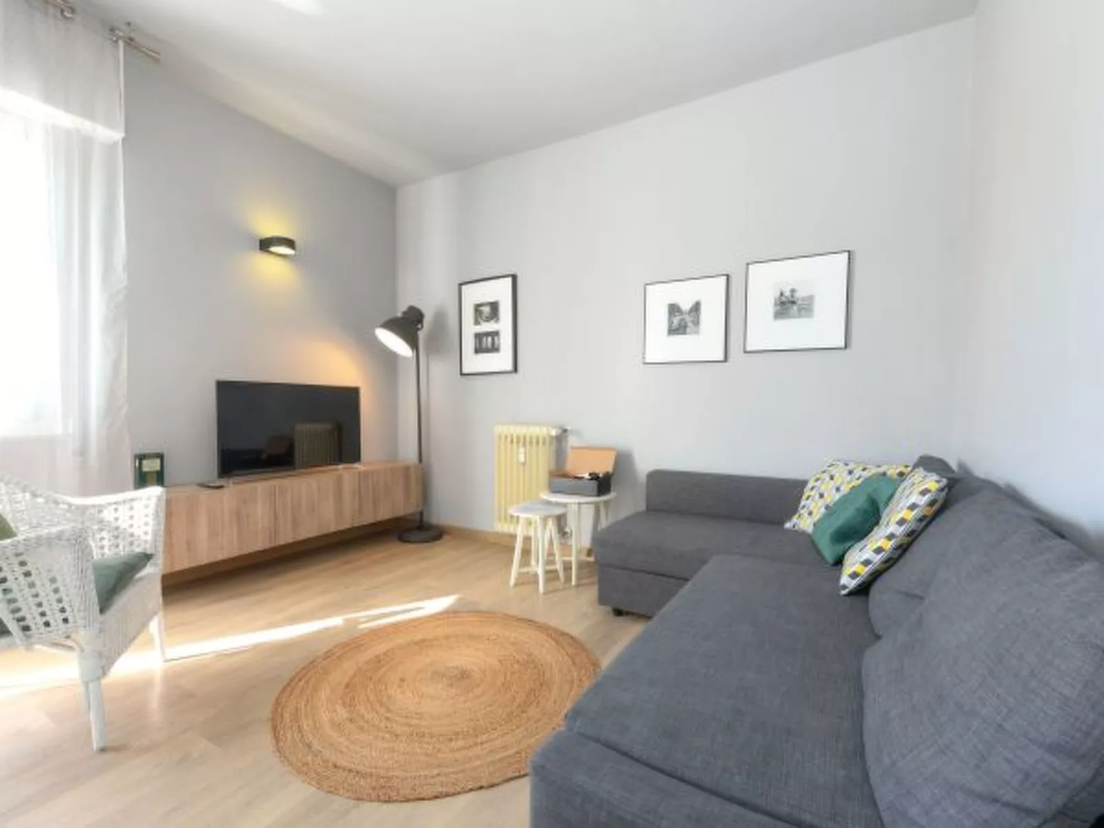 Desenzanoloft Smiling - Image-tags.info