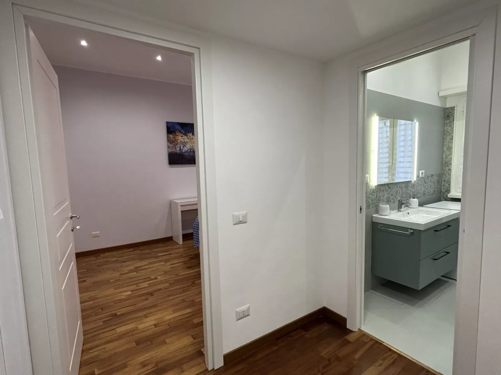 'Vatican Vibes - Binnen