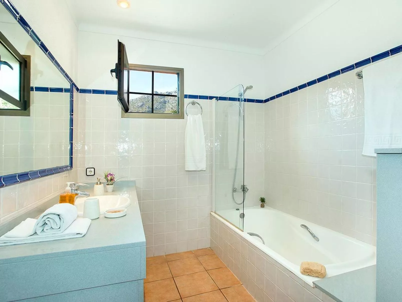 Impresionate Villa para 12 , Cala San Vicente - Binnen