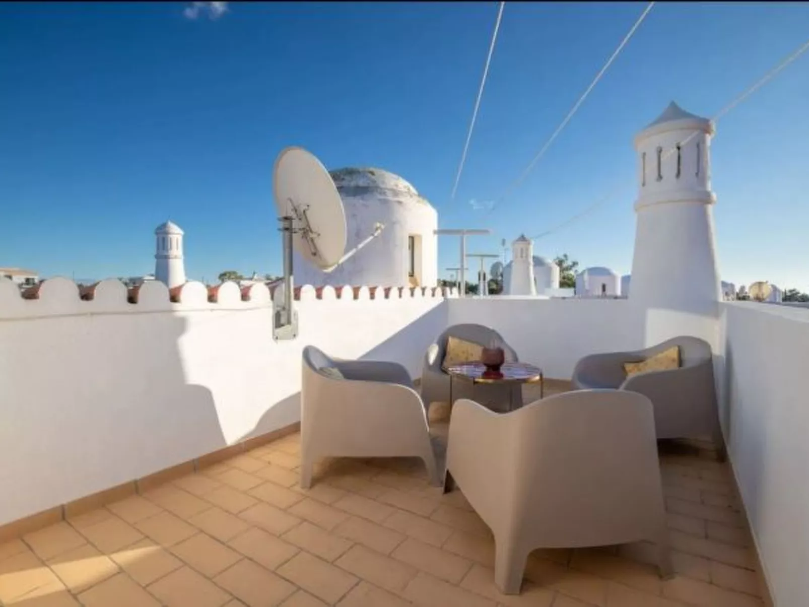 CARVOEIRO POOL HOUSE by VACATIONY - Binnen