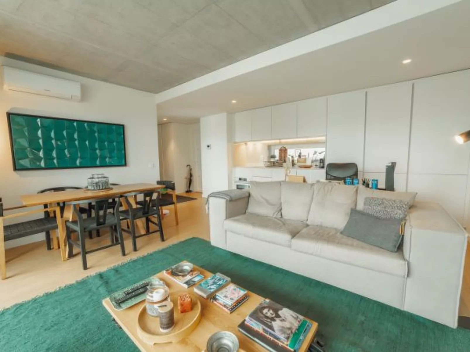 BEACH & SUN APARTMENT by VACATIONY - Binnen