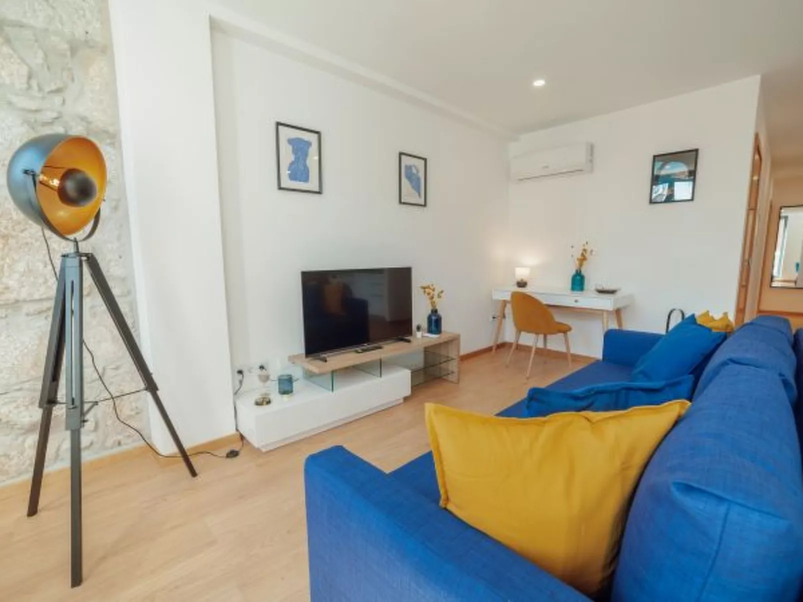 MODERN & STYLISH APARTMENT I by VACATIONY - Binnen