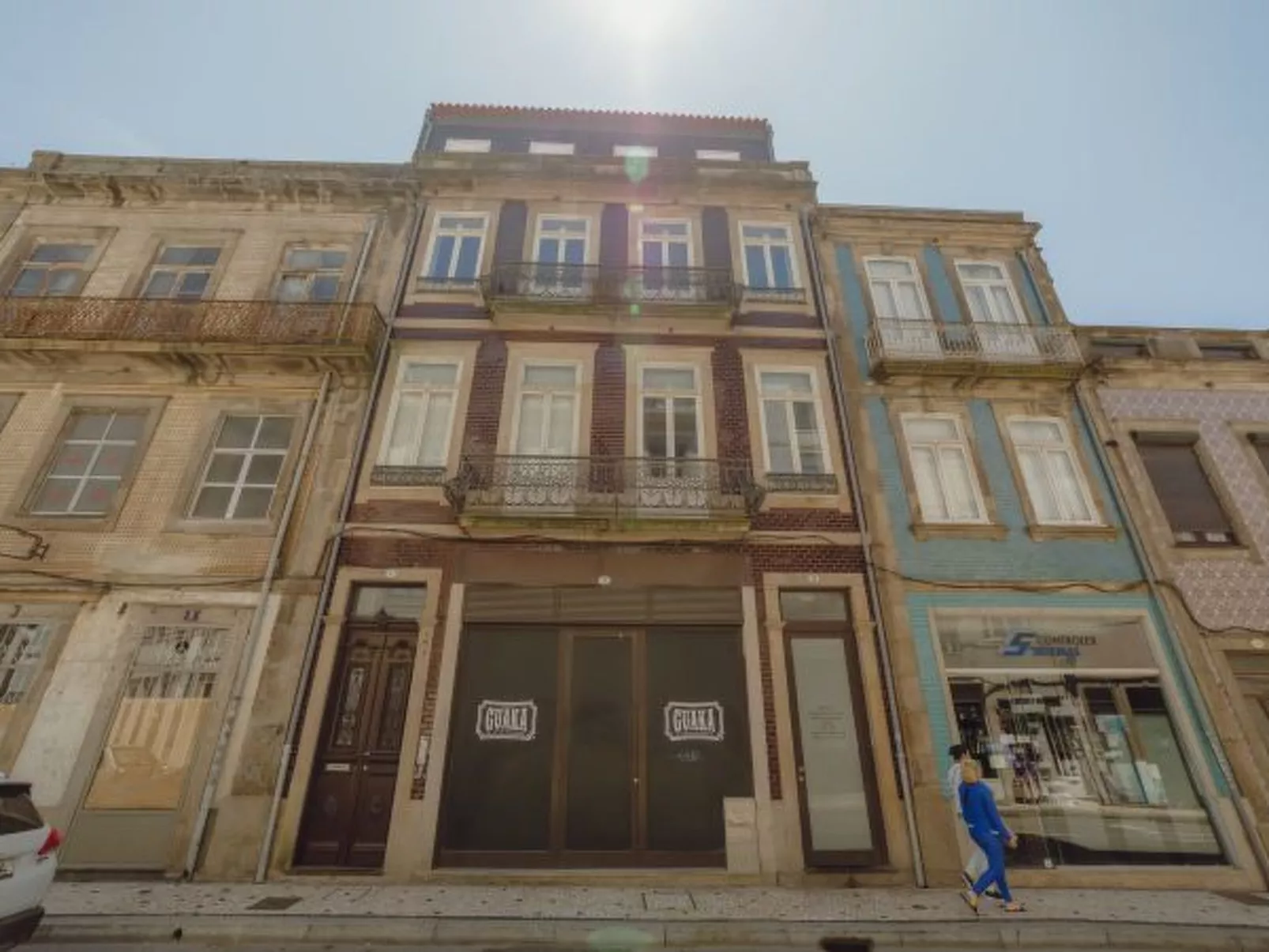 DOWNTOWN MODERN STUDIO with TERRACE by VACATIONY - Buiten