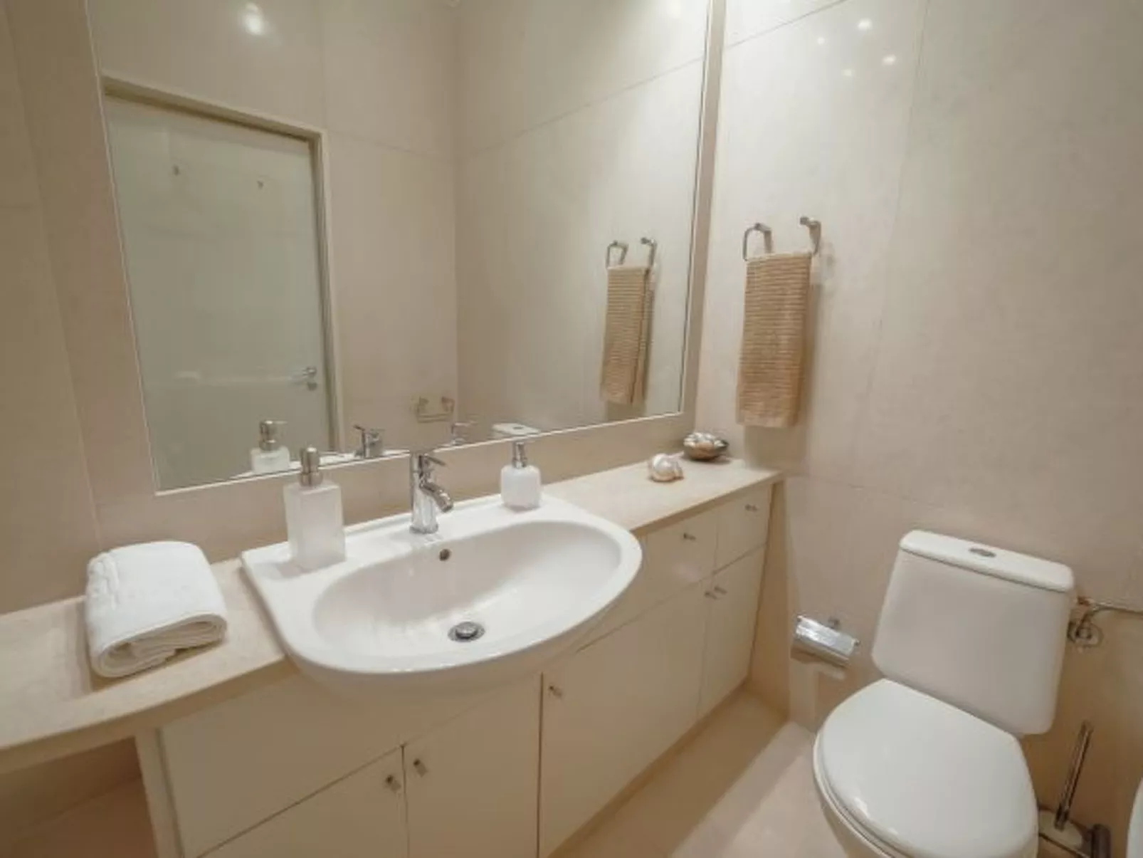 GRAND BOTANIC GARDEN APARTMENT by VACATIONY - Binnen