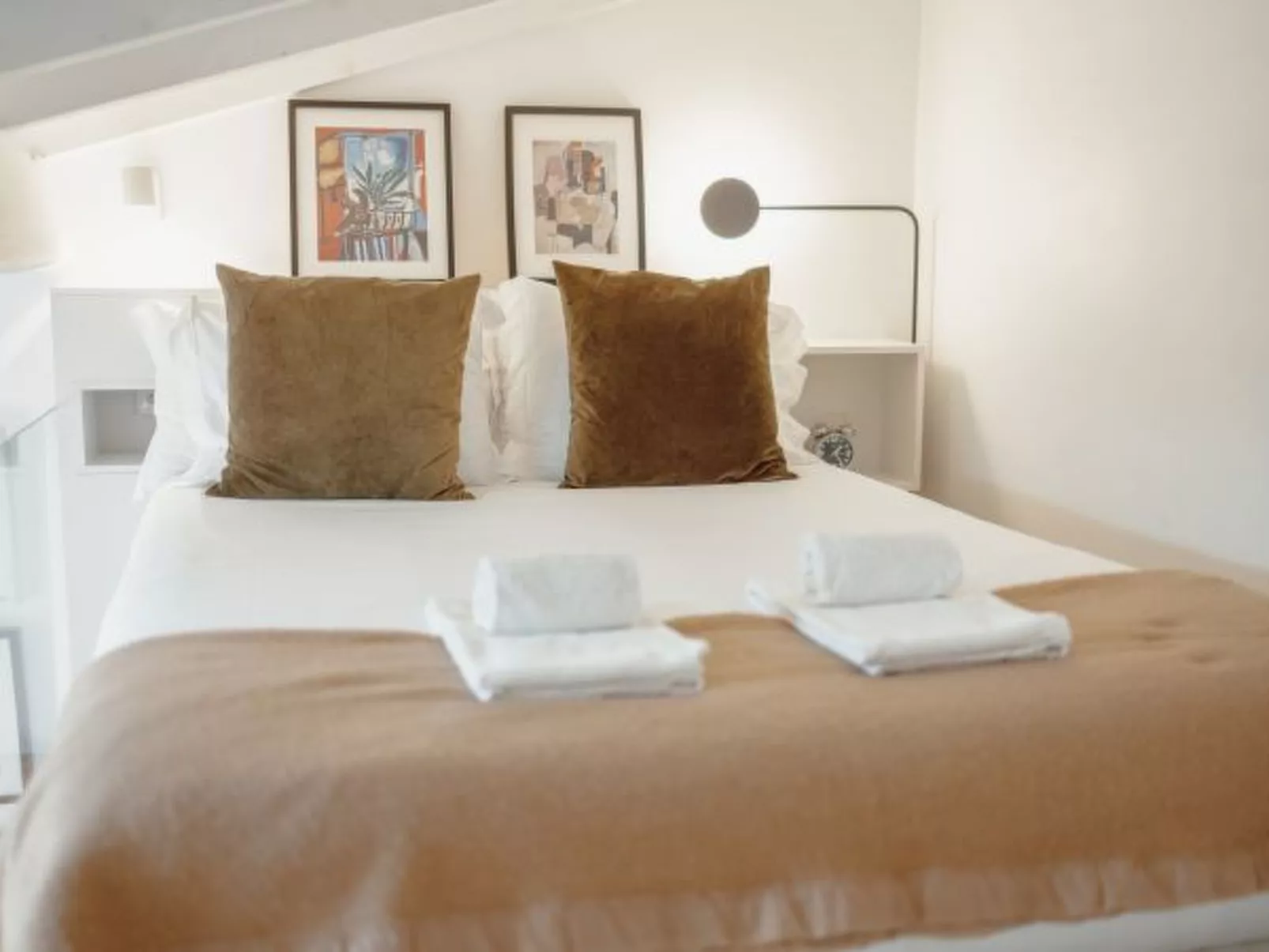 MEZZANINE STYLISH APARTMENT U by VACATIONY - Binnen