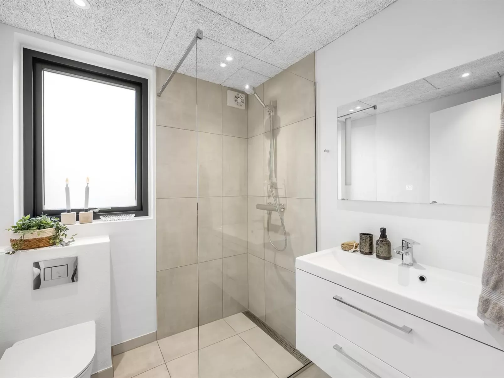 "Damiana" - 1.1km from the sea - Binnen