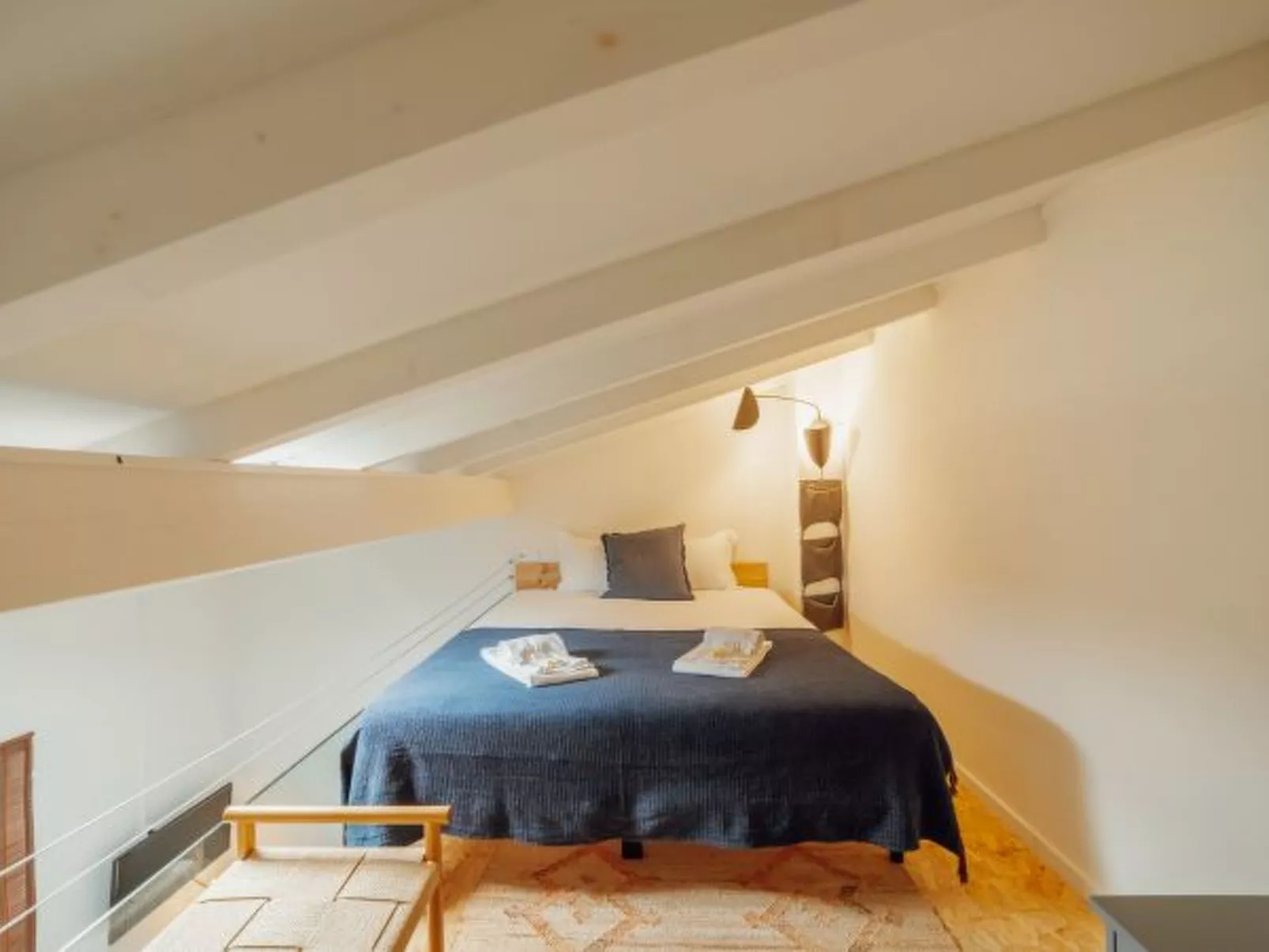 MEZZANINE STYLISH APARTMENT Q by VACATIONY - Binnen