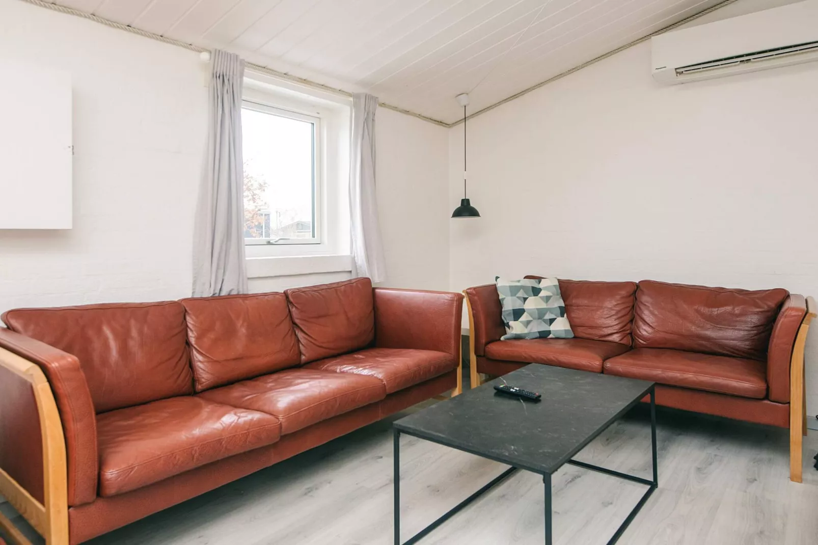 Kust ontsnapping met zwembad -- By Traum Ferienwohnungen - Binnen