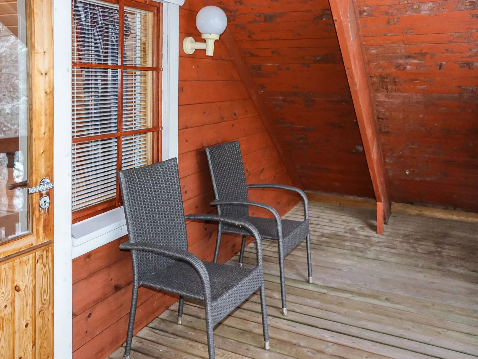 Alppikylä 8a paritalo - Binnen