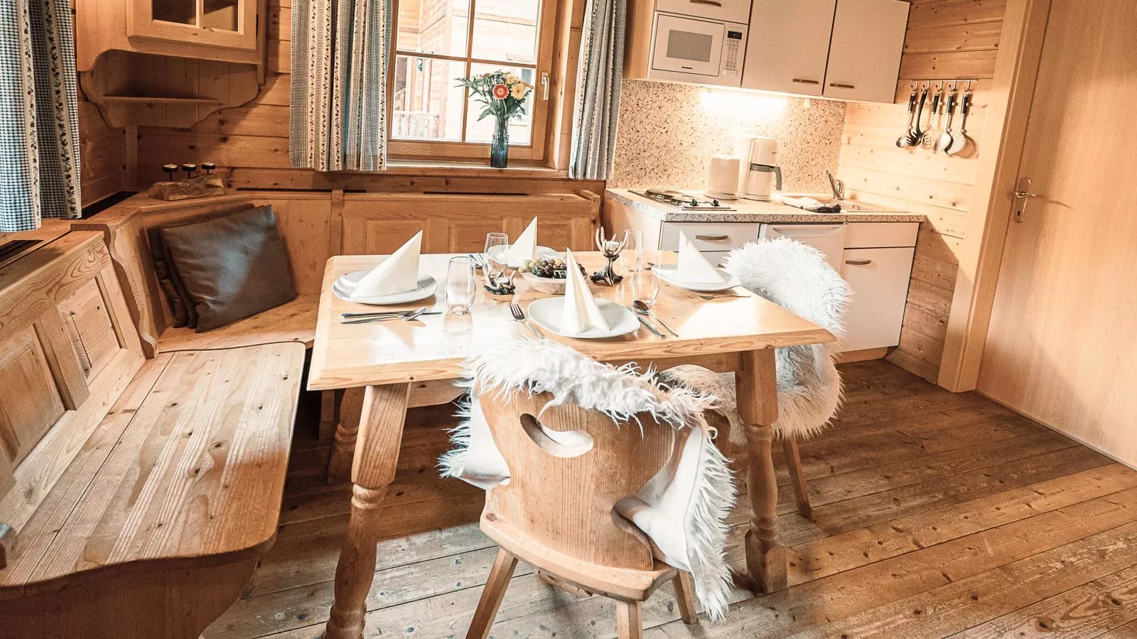 Uriges Chalet 14-Eetkamer