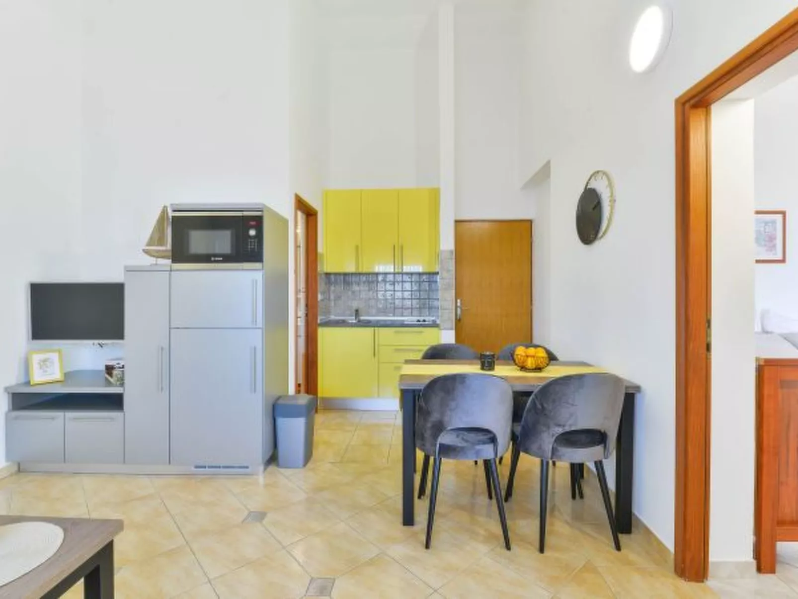 Holiday Apartment Inga Yellow with a sea view - Image-tags.info