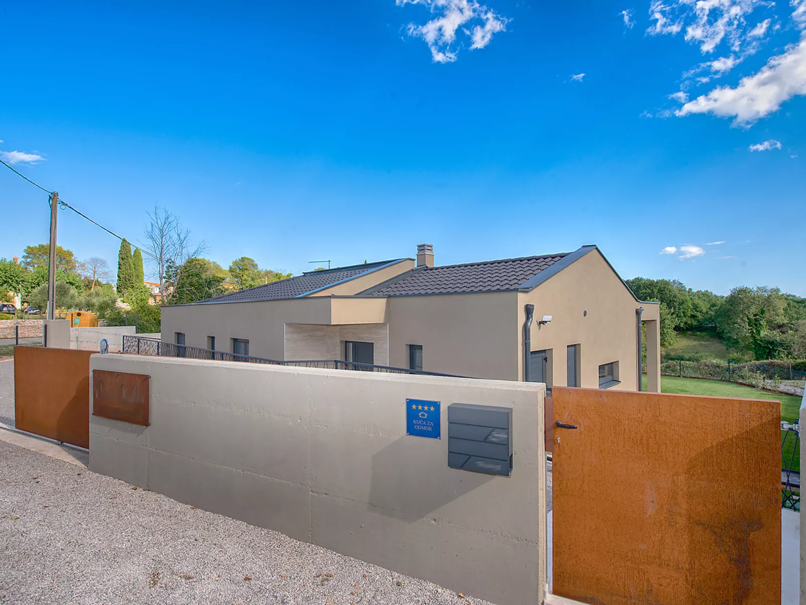 House 2406 - Image-tags.info