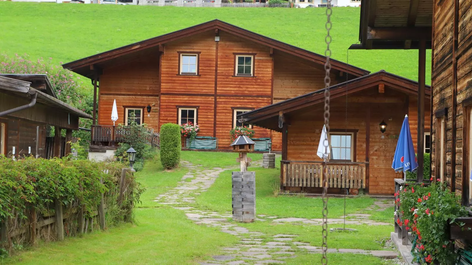 Uriges Chalet 2-Buitenkant zomer