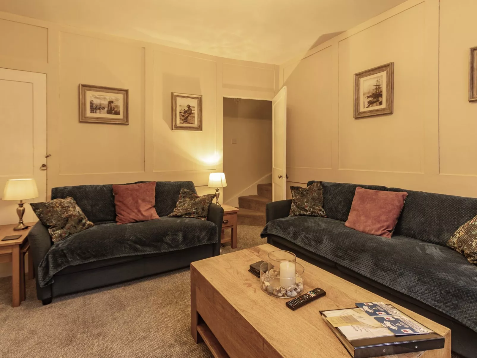 Robins Nest - Binnen