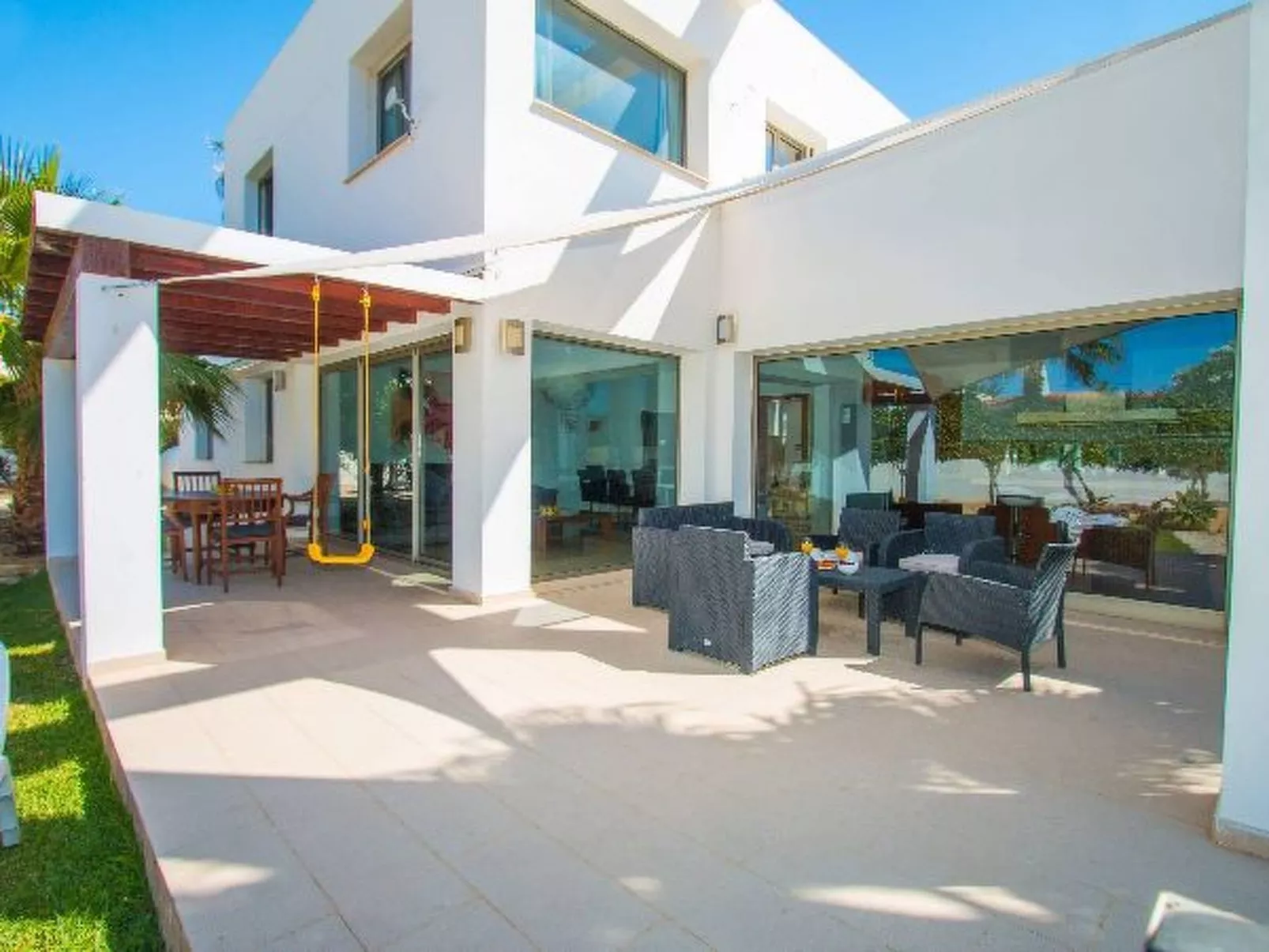 Villa Athos - PlusHolidays - Image-tags.info