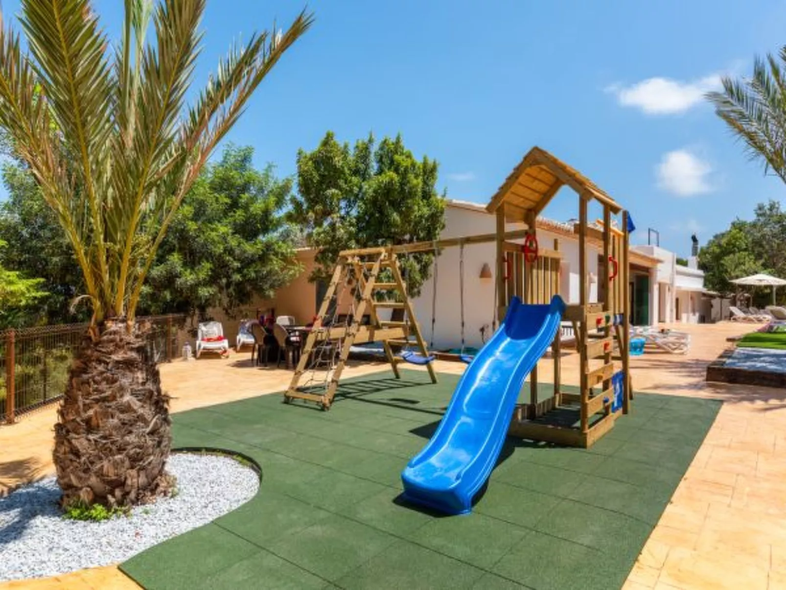 Villa Joan - PlusHolidays - Image-tags.info