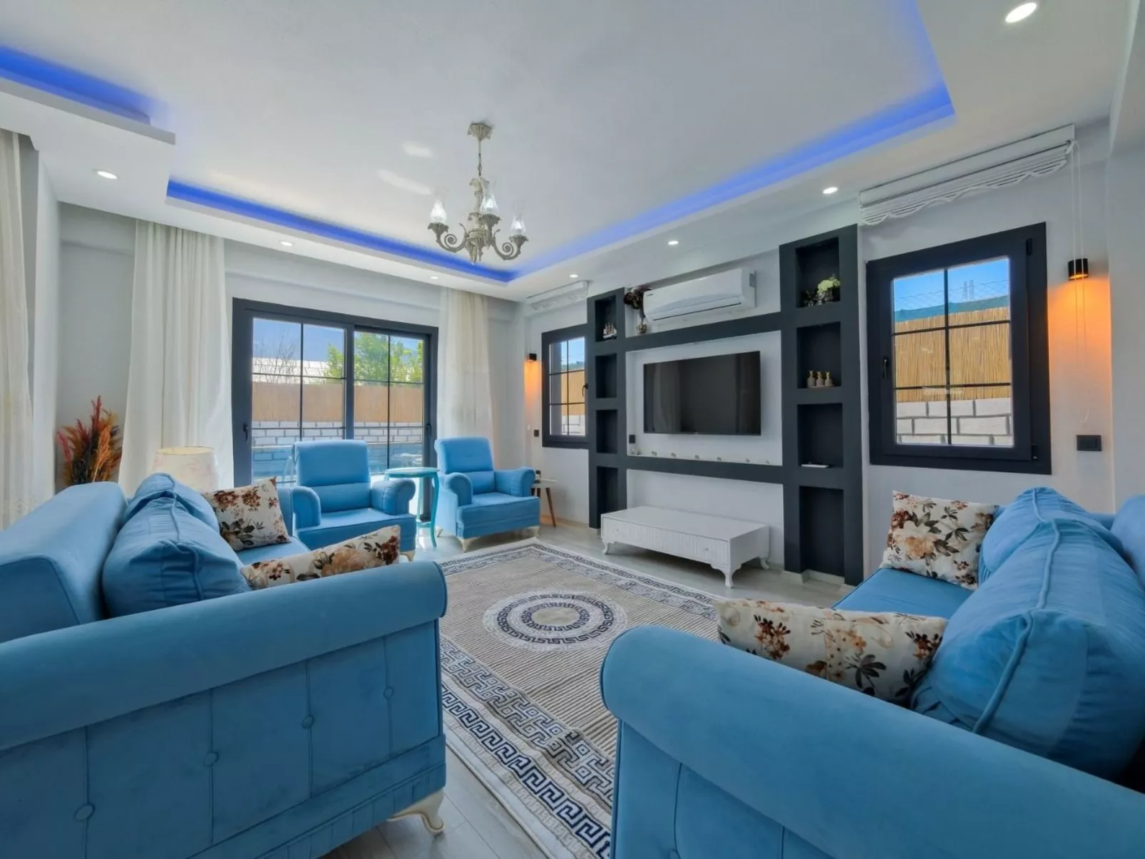 Villa Gold 1 - Image-tags.info