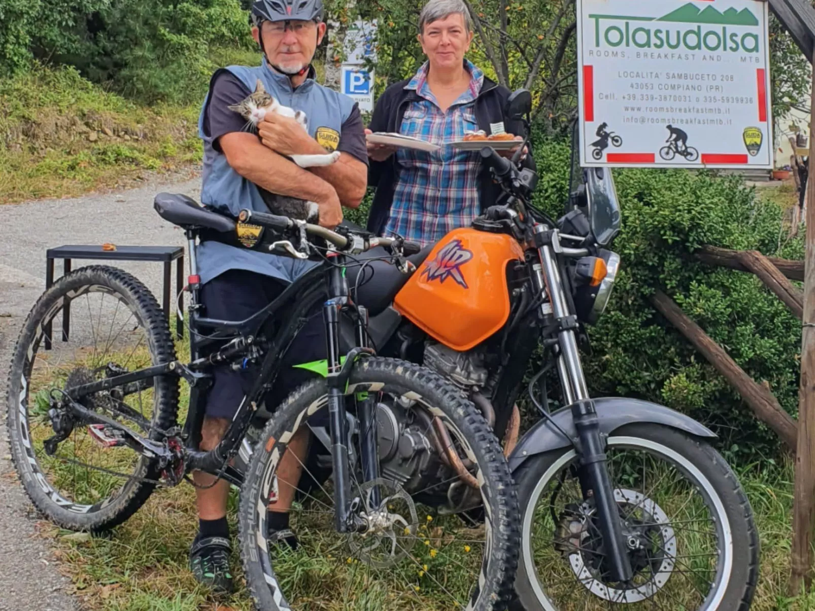 Ferienzimmer in Tolasudolsa Zimmer Frühstück - Buiten