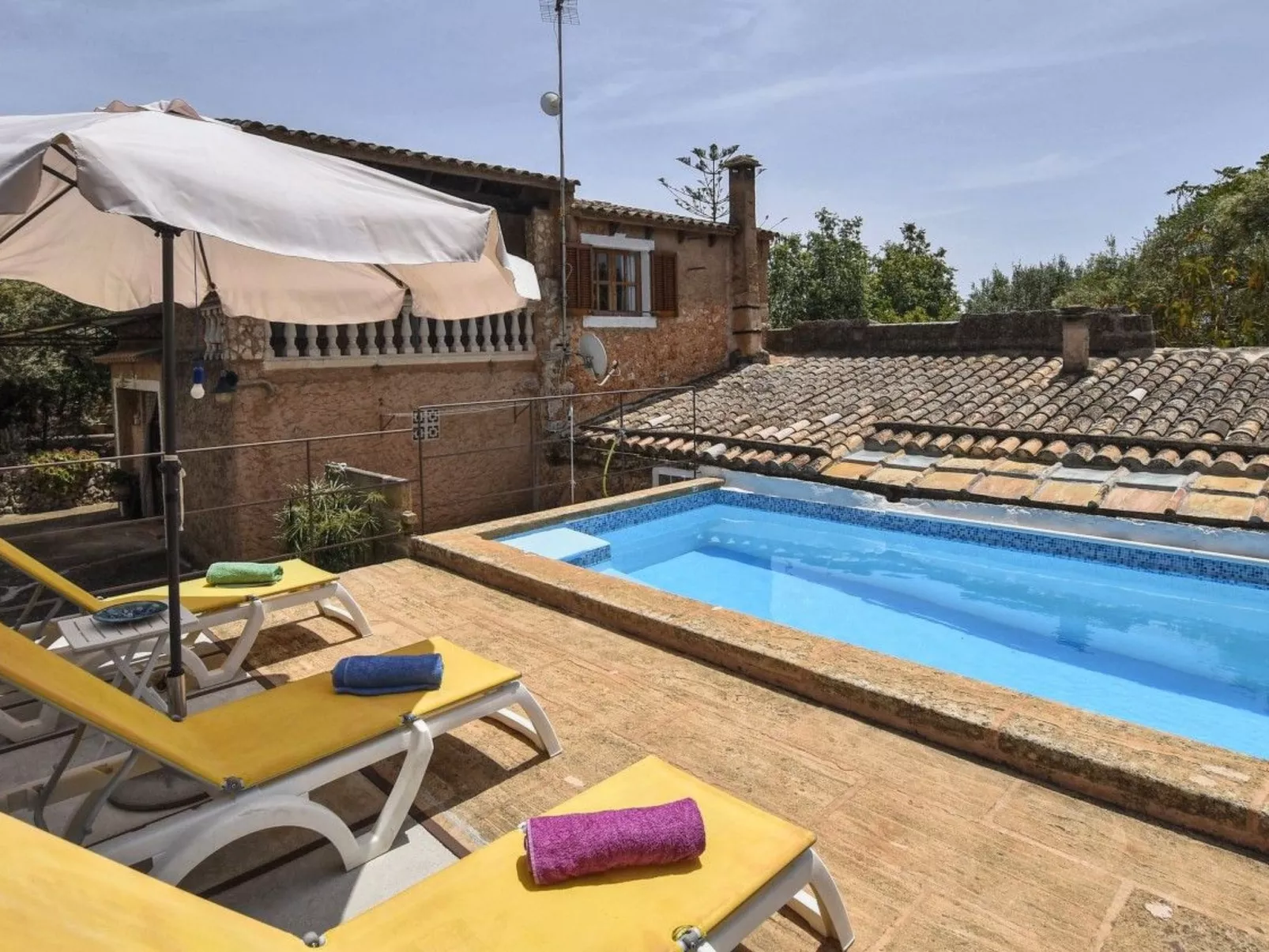 MONTSERRAT  ( SON PERETO ) - Buiten