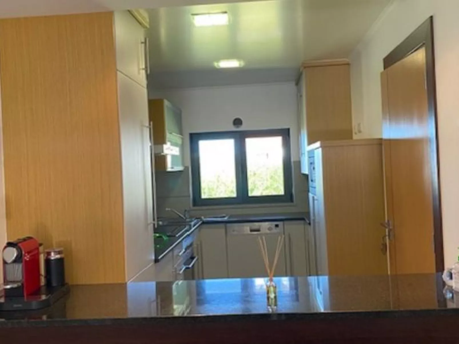 SUNSET HOUSE WITH SEAVIEW & TERRACE by VACATIONY - Binnen