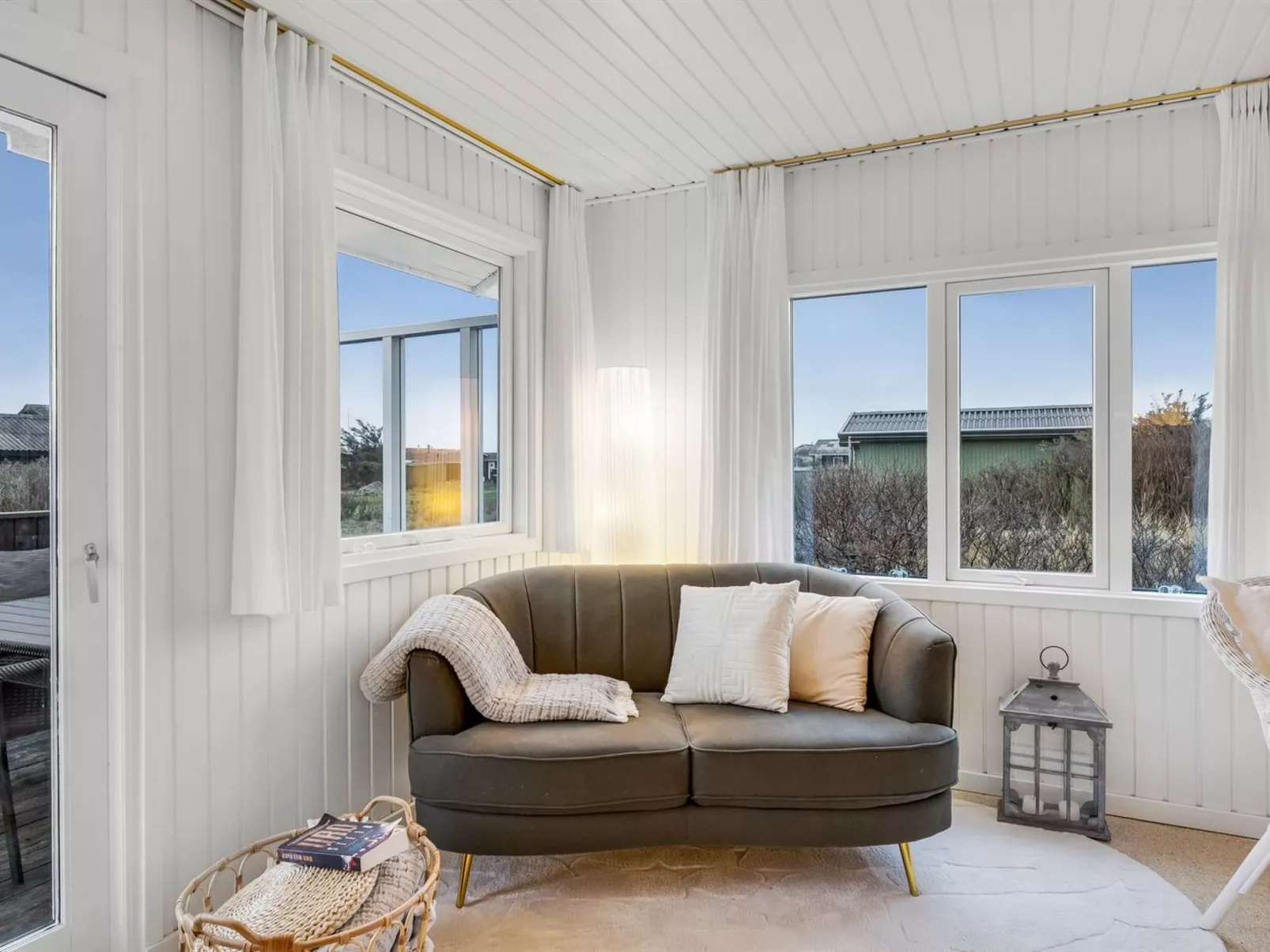 "Alvia" - 250m from the sea - Binnen