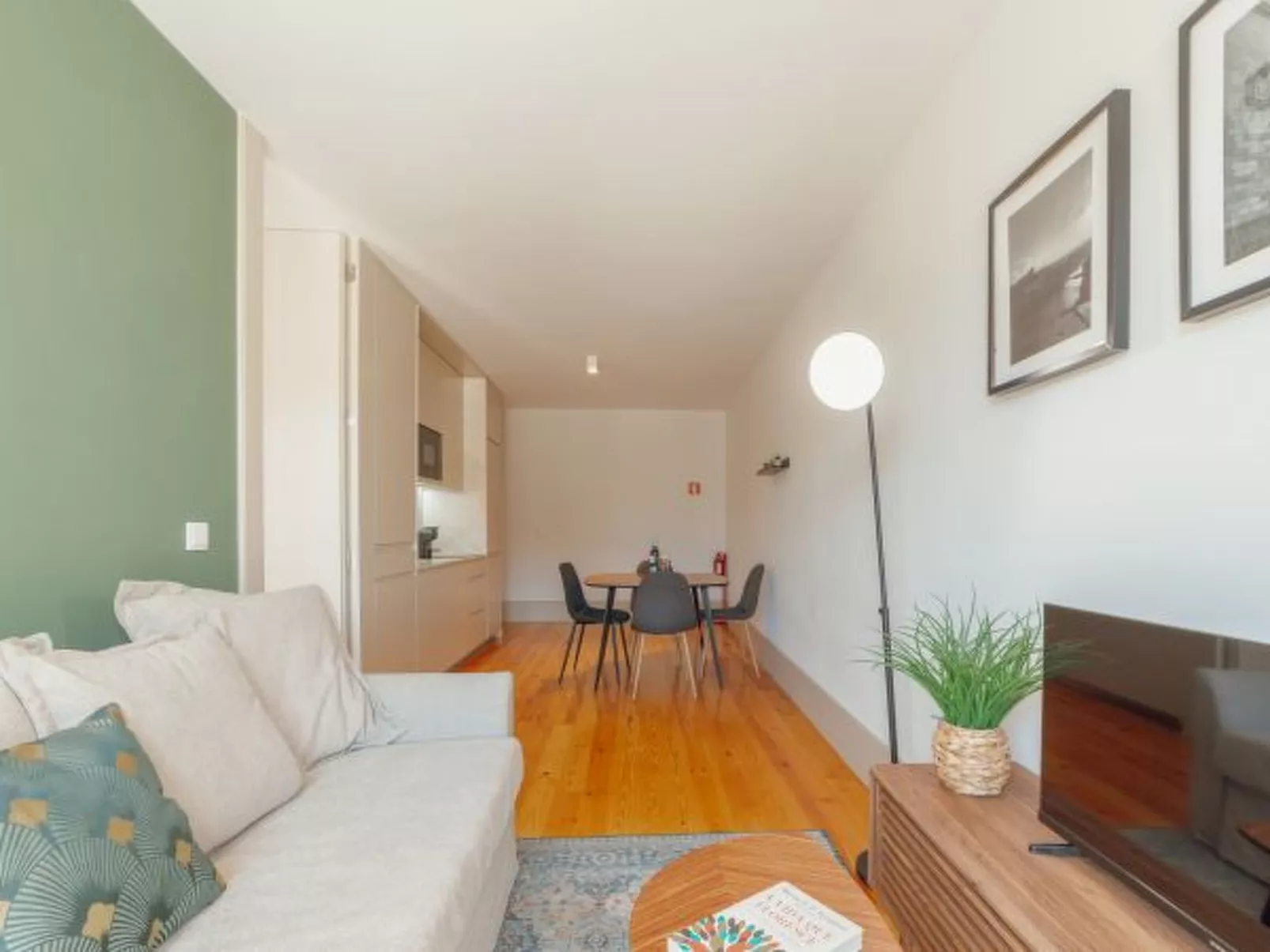 LEGACY OPORTO PREMIUM APARTMENT C by VACATIONY - Binnen