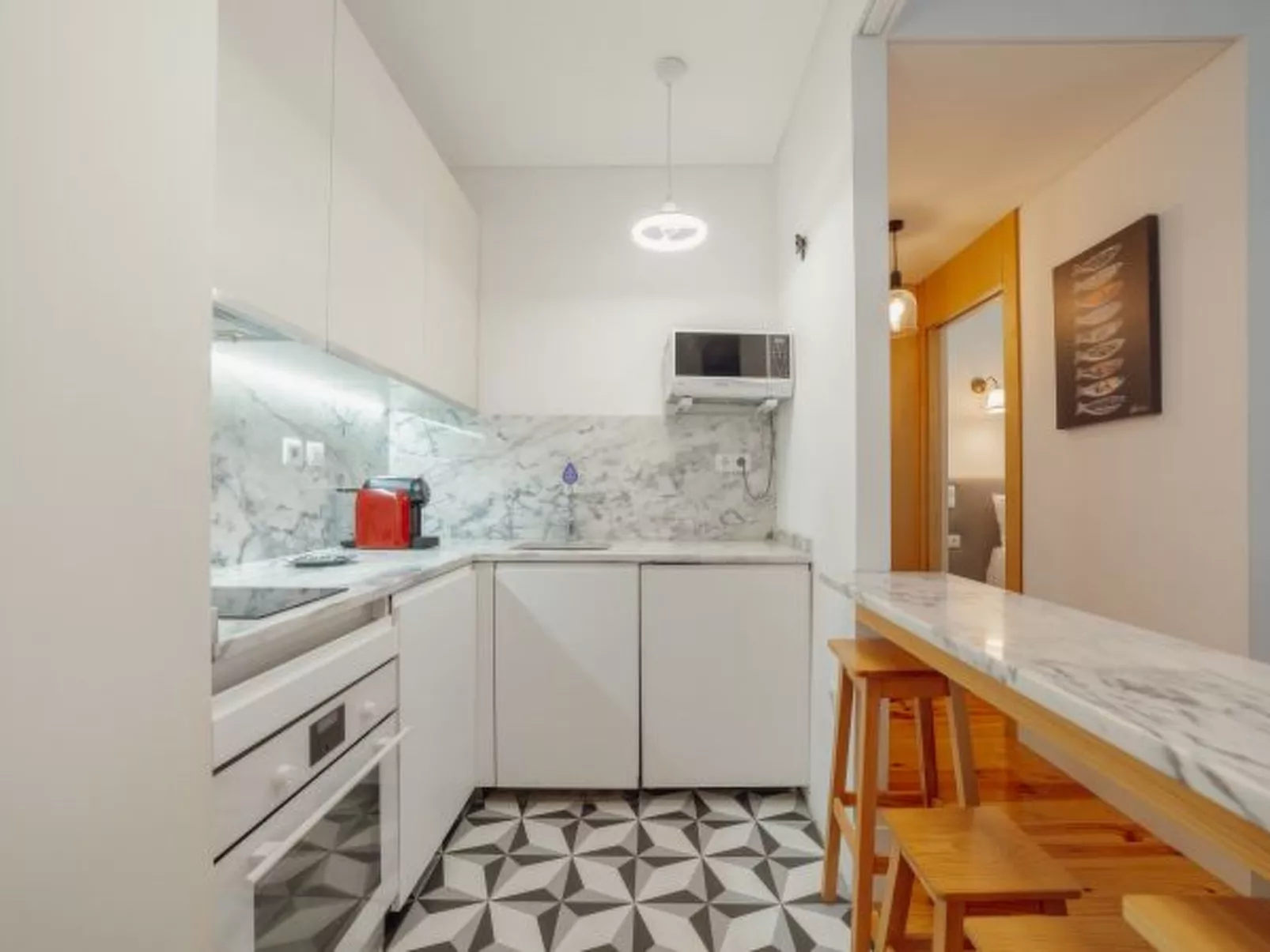 DOWNTOWN CHARMING by VACATIONY - Binnen