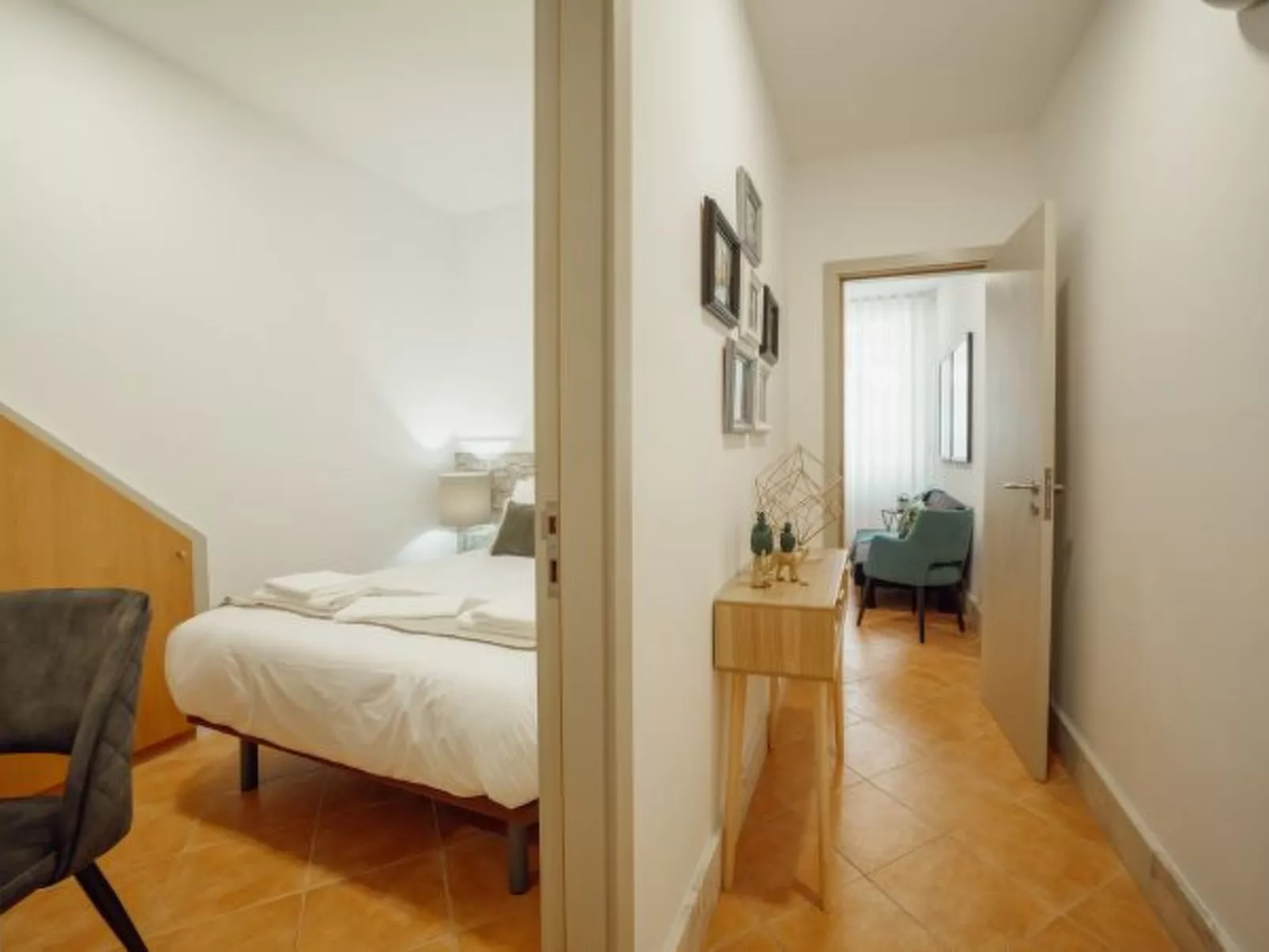 CITY CENTER COMFORT APARTMENT A by VACATIONY - Binnen