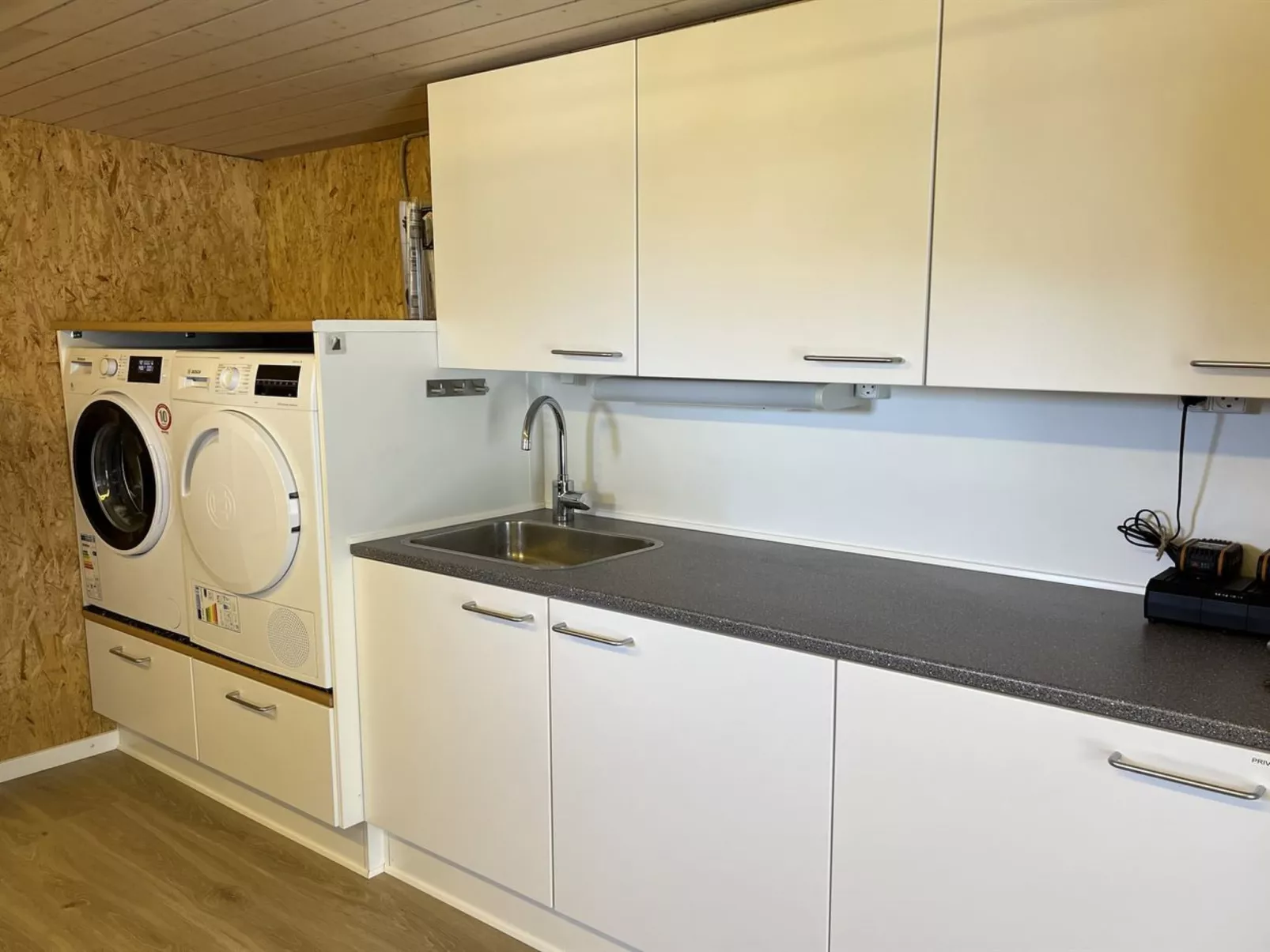 "Kei" - 75m from the sea - Binnen