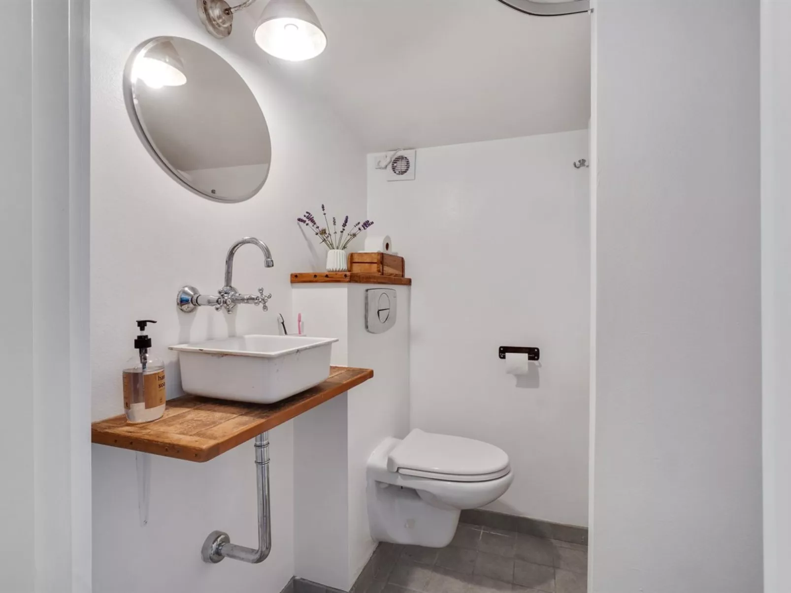 "Esaias" - 1.1km from the sea - Binnen