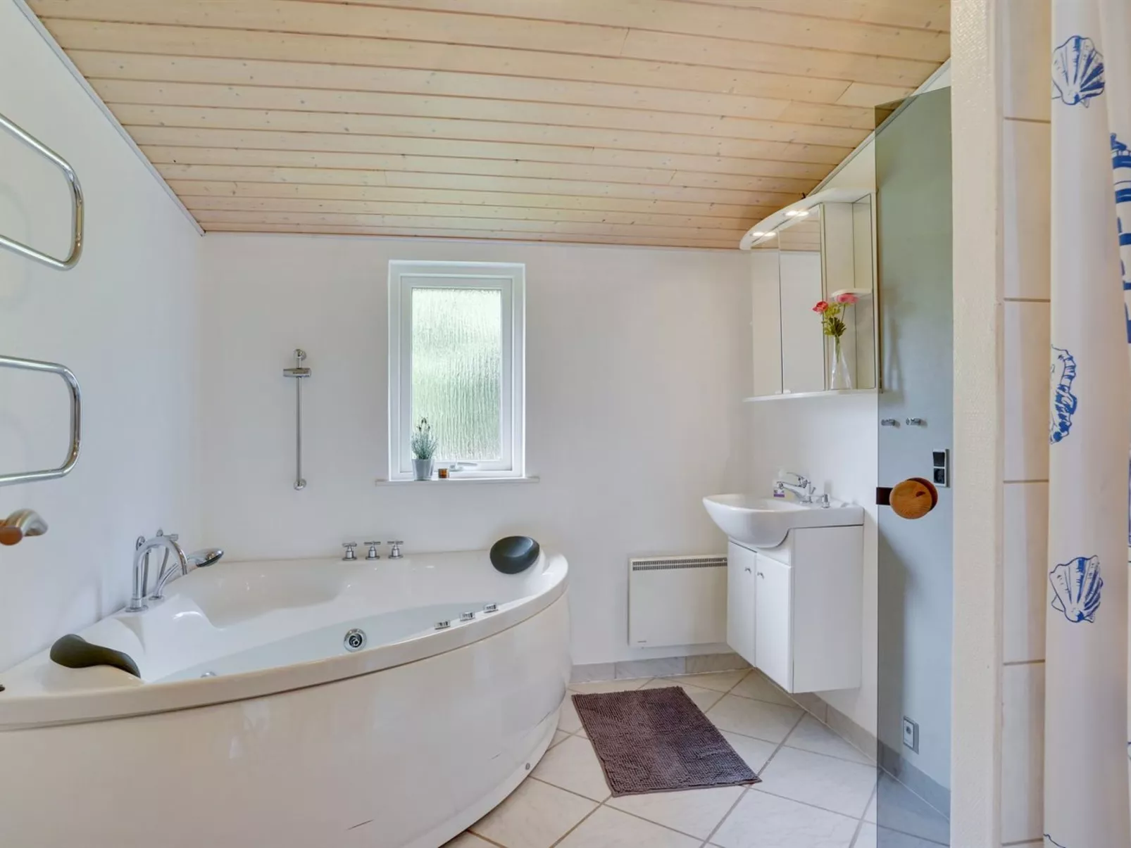 "Alvi" - 400m to the fjord - Binnen