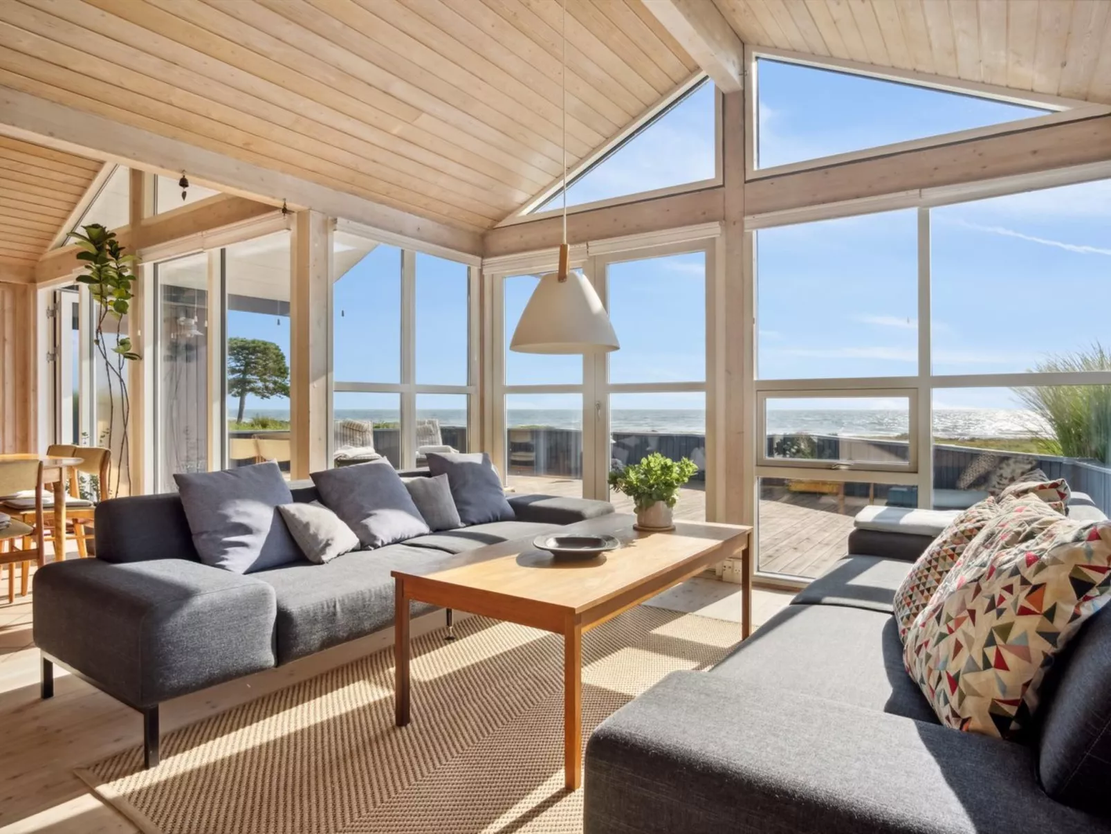 "Iivari" - 70m from the sea - Binnen