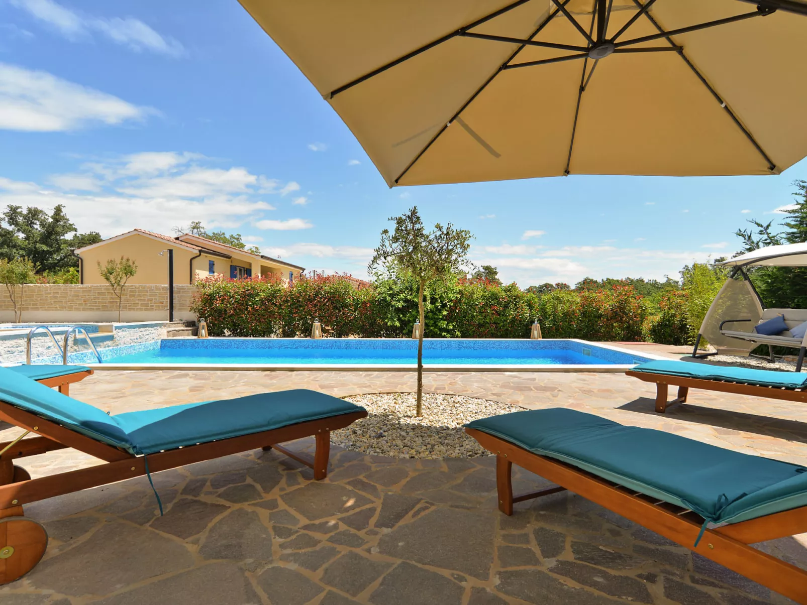 Villa 1519 - Image-tags.info