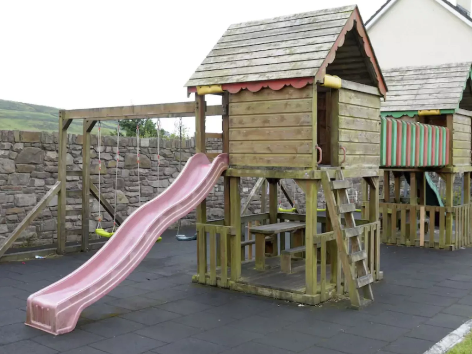 Mit eigenem Garten - Buiten