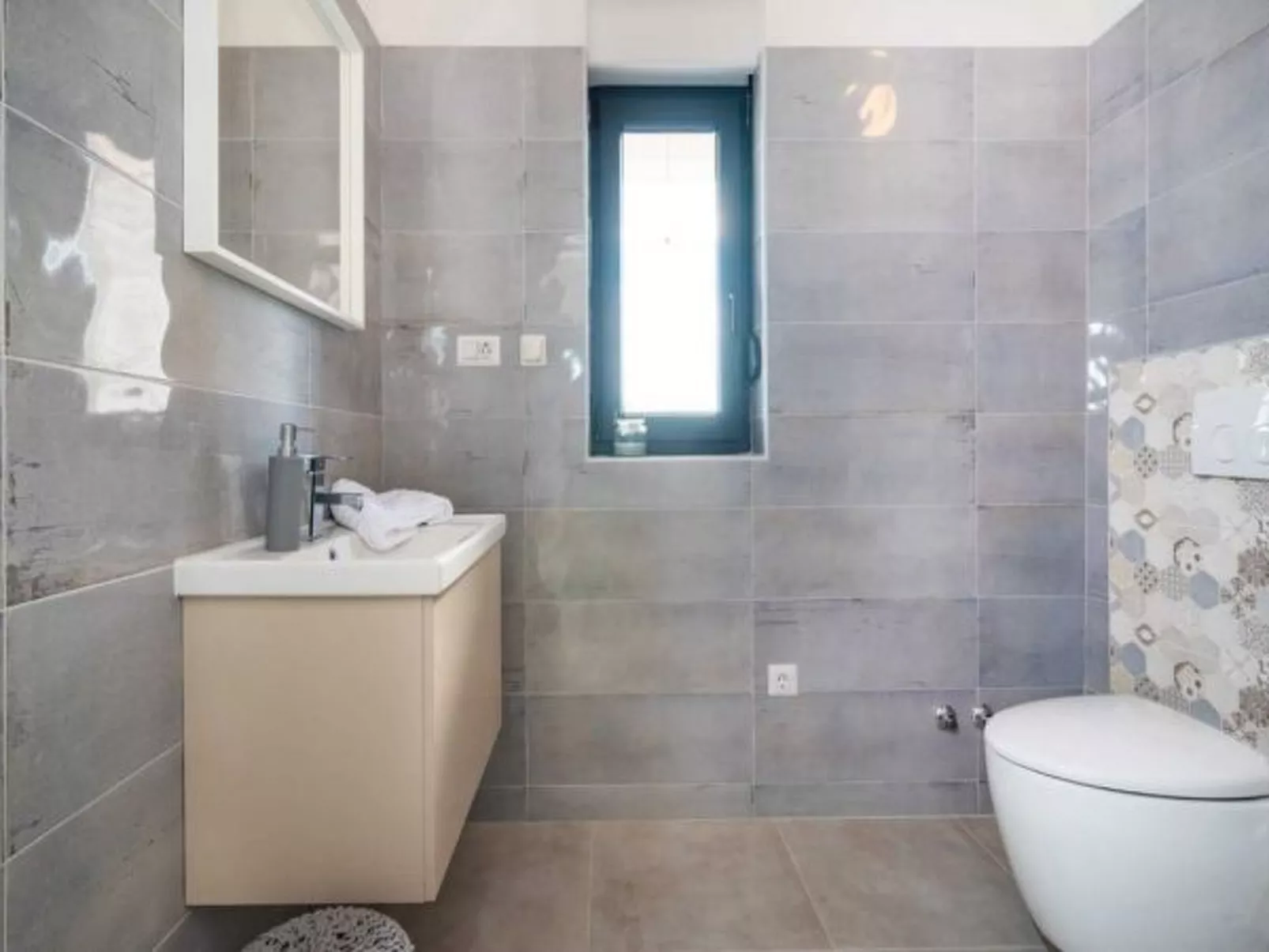 Villa Magale with a pool - Image-tags.info