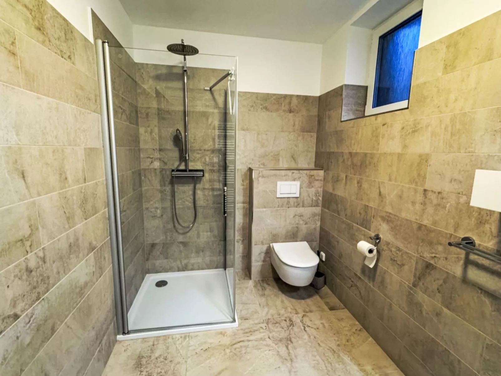 Ground Oasis with Terrace - Binnen