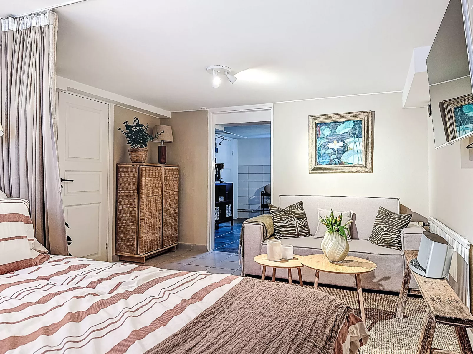 Vårhemsplatsen - Binnen