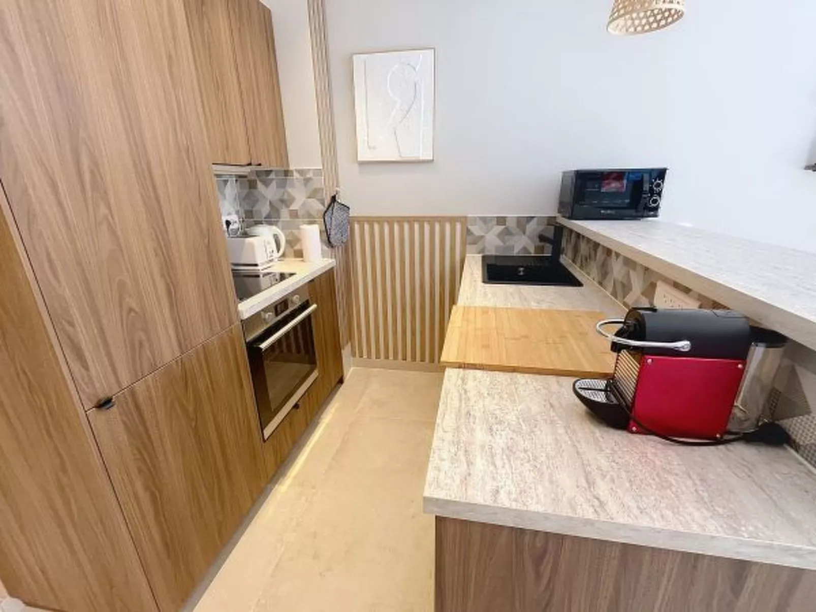 Lovely 1 bedroom Pasteur  246 - Image-tags.info