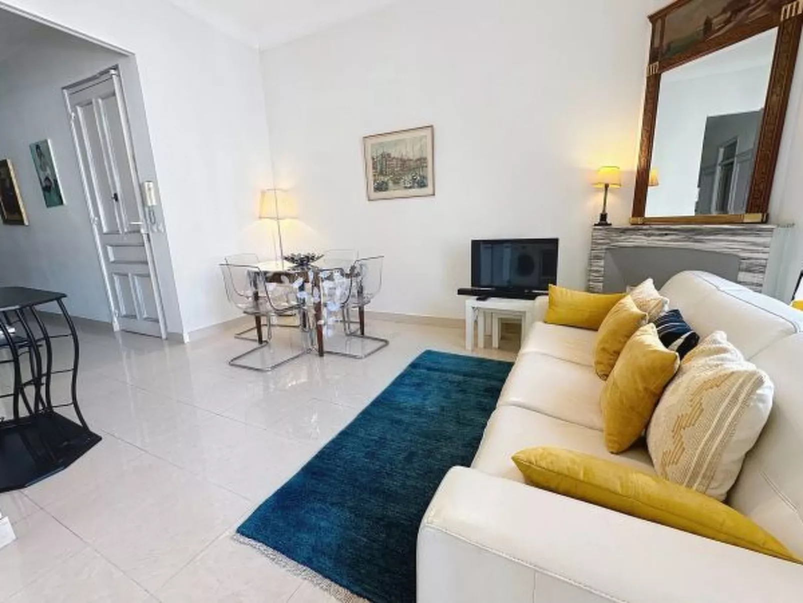 2 bedroom Forville 8 mins to the Palais 328 - Image-tags.info