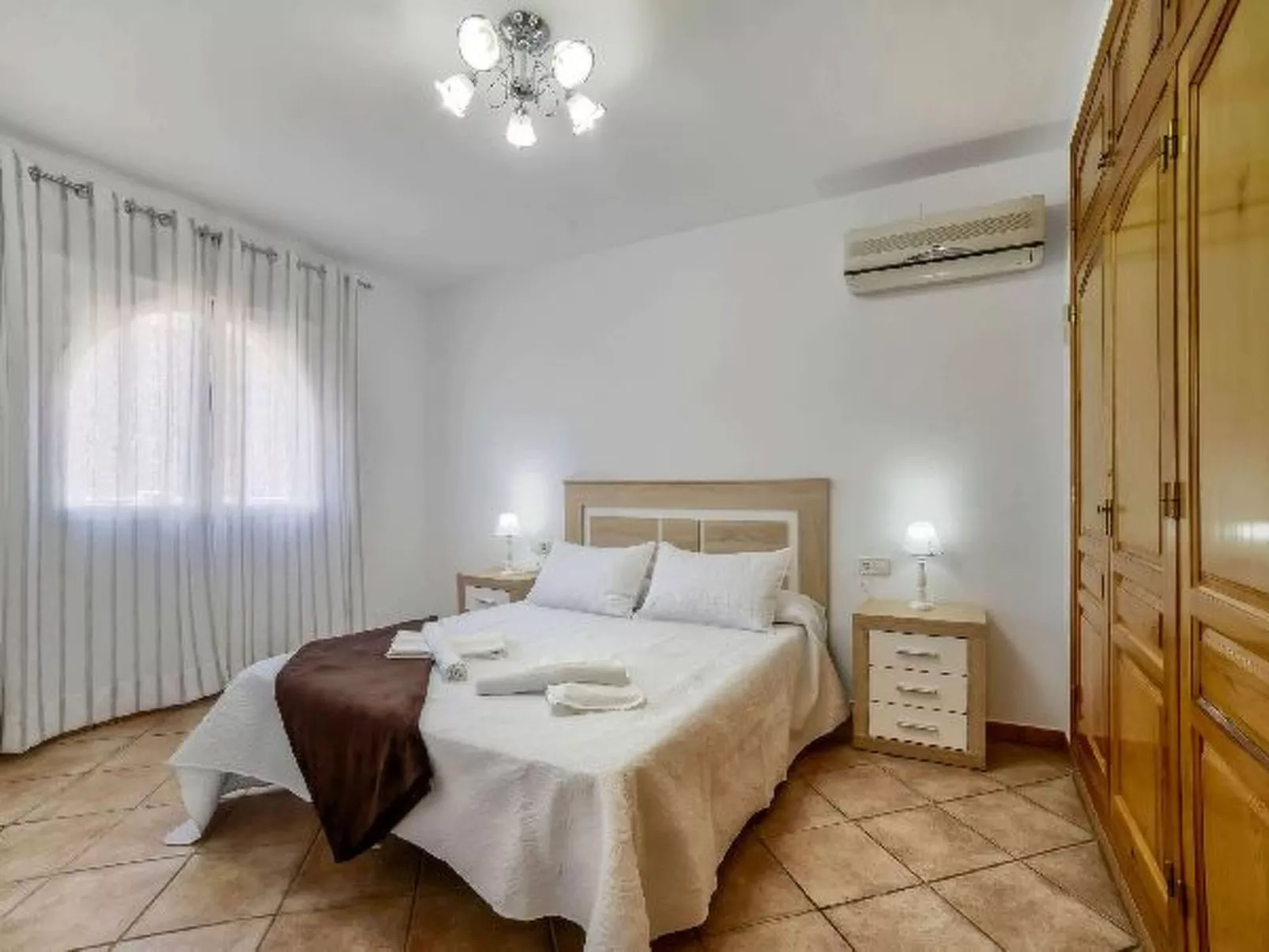 Villa Alaska - PlusHolidays - Image-tags.info